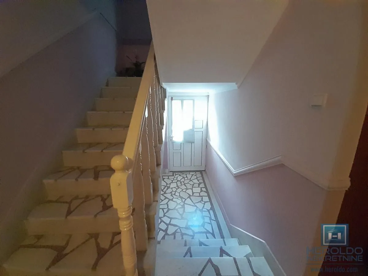 Sale, house, 180m², Centar, Ćuprija