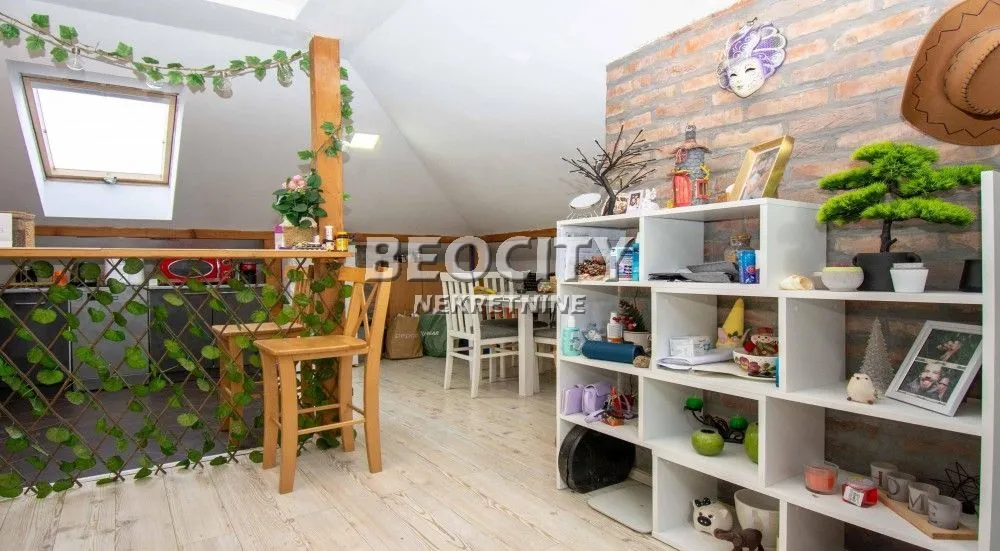 Izdavanje, četvorosoban stan, 70m², Karaburma, Palilula Sve Podlokacije