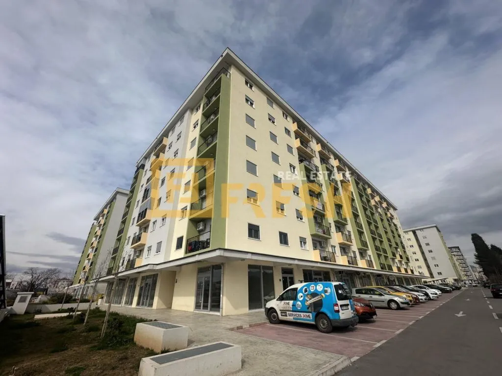 Izdavanje, jednosoban stan, 40m², Pobrežje, Podgorica