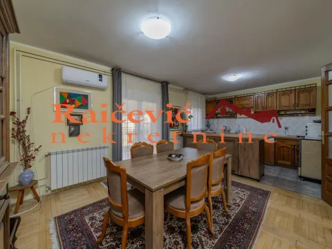 Prodaja, kuća, 263m², Vrnjačka Banja, Srbija - image 5