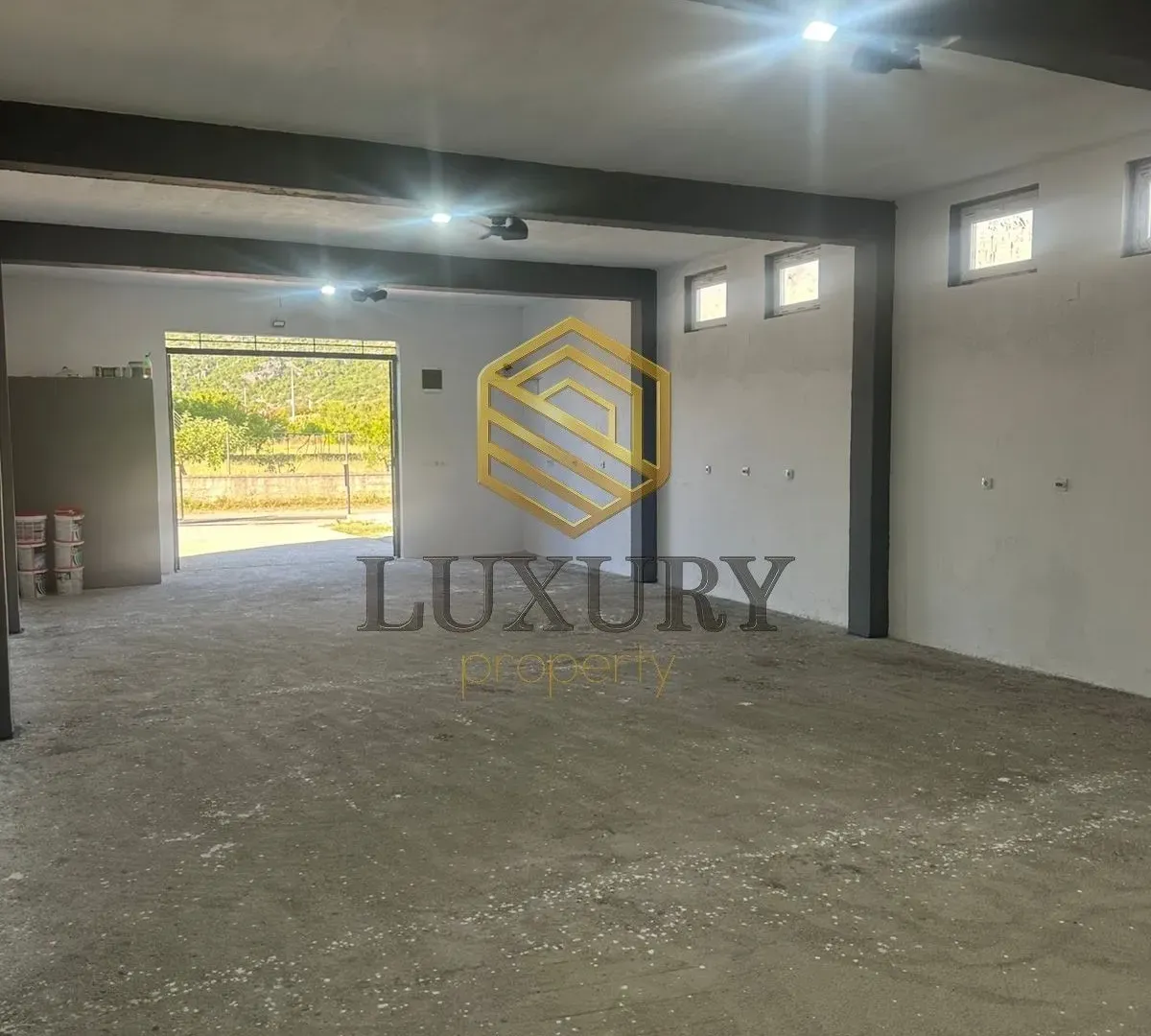 Rent, office space, 105m², Tuzi, Podgorica