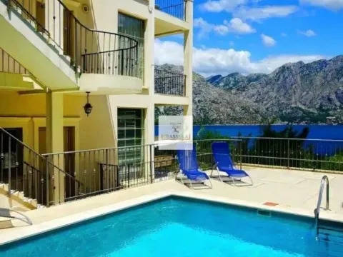 Prodaja, jednosoban stan, 41m², Prčanj, Kotor