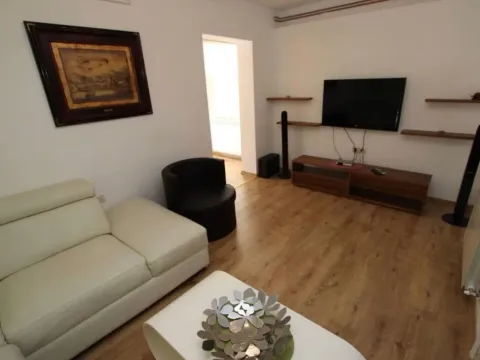 Rent, two bedroom apartment, 90m², Buljarica, Budva - image 7