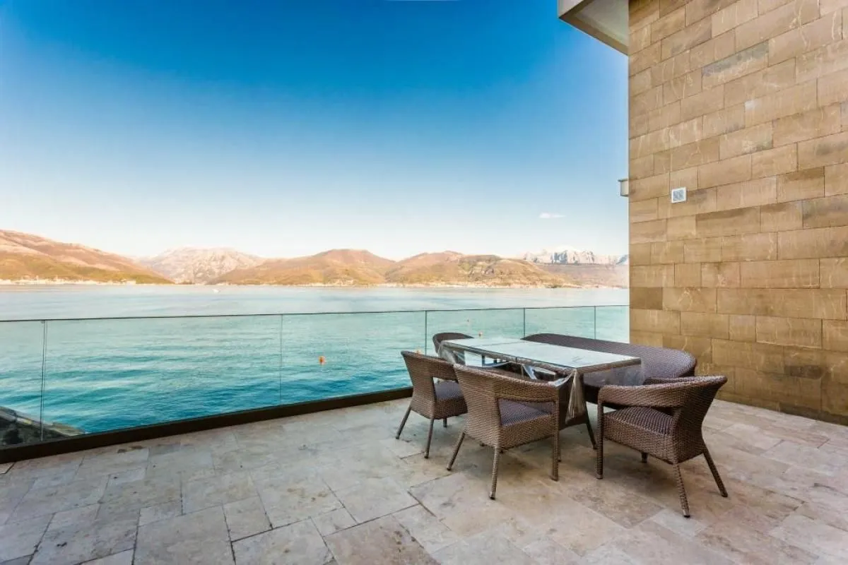 Sale, house, 240m², Krašići, Tivat