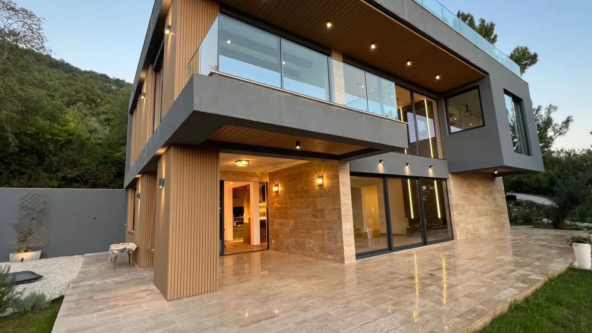 Prodaja, kuća, 480m², Kavač, Kotor