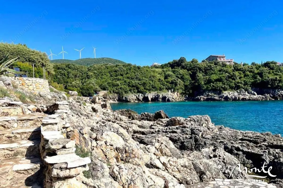 Sale, house, 323m², Utjeha, Bar