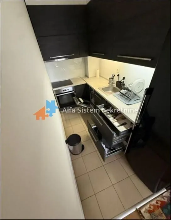 Izdavanje, trosoban stan, 73m², Vračar Sve Podlokacije, Beograd