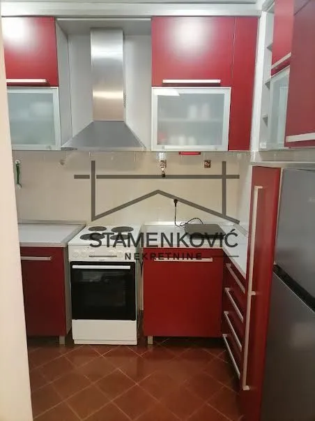 Prodaja, trosoban stan, 71m², Salajka, Novi Sad Sve Podlokacije