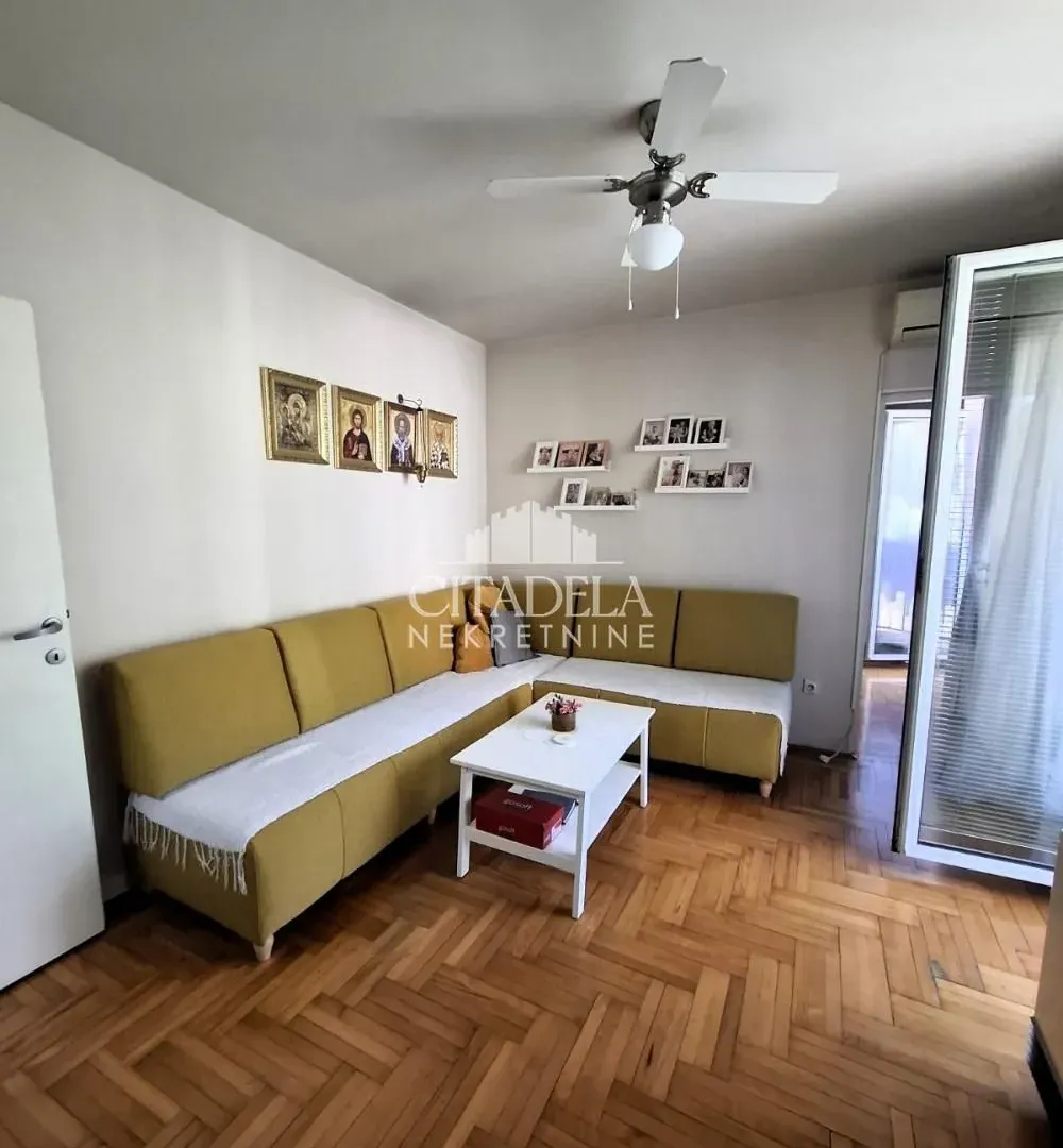 Prodaja, četvorosoban stan, 55m², Centar Sve Podlokacije, Beograd