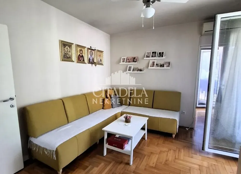 Prodaja, četvorosoban stan, 55m², Centar Sve Podlokacije, Beograd