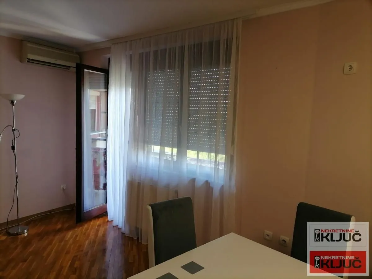 Prodaja, trosoban stan, 71m², Salajka, Novi Sad Sve Podlokacije