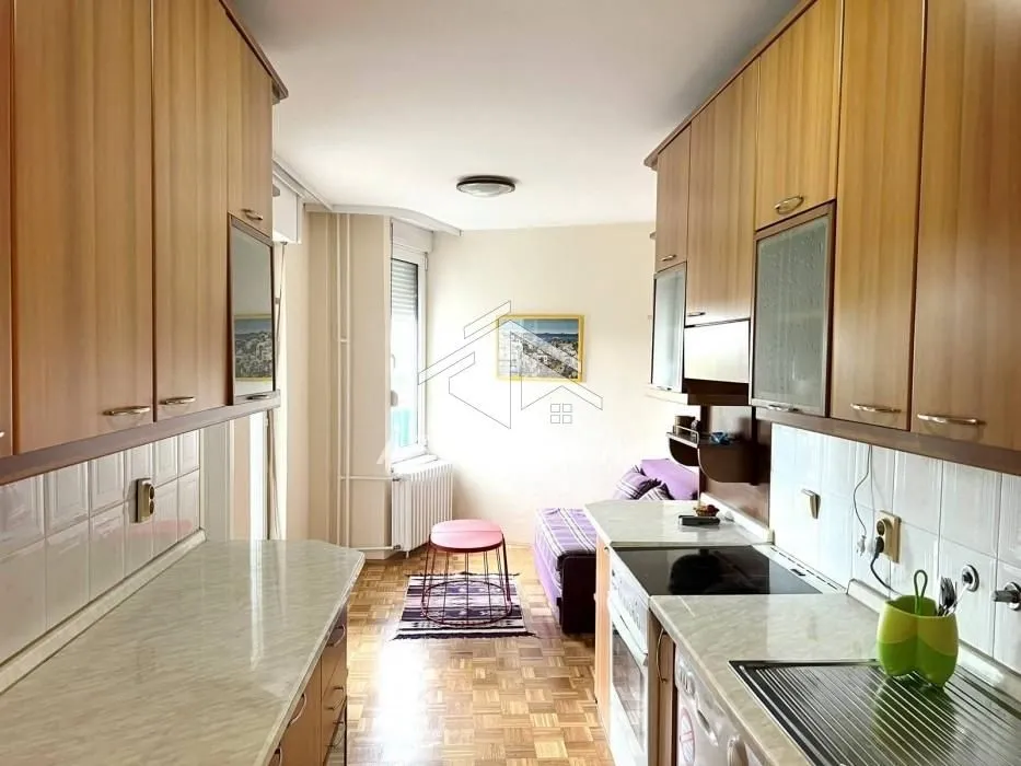 Rent, three bedroom apartment, 88m², Vračar Sve Podlokacije, Beograd