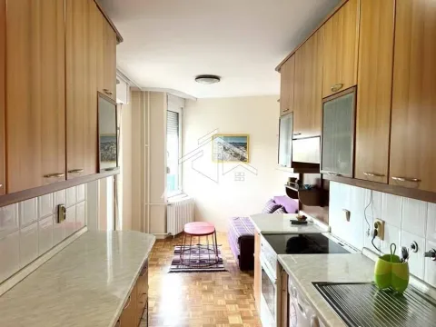 Rent, three bedroom apartment, 88m², Vračar Sve Podlokacije, Beograd - image 8
