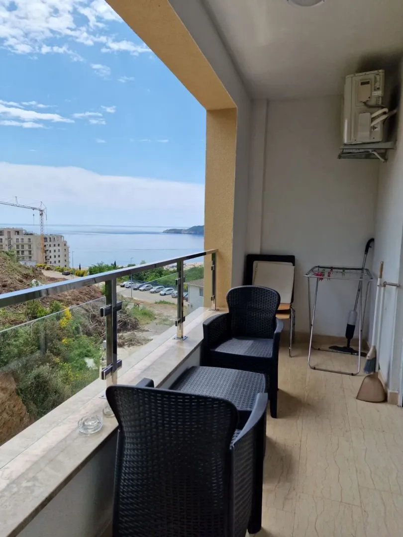 Izdavanje, jednosoban stan, 44m², Bečići, Budva