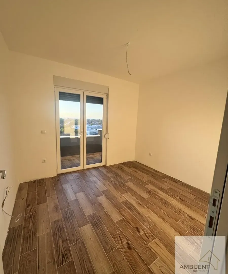 Prodaja, trosoban stan, 71m², Stari Banovci, Stara Pazova