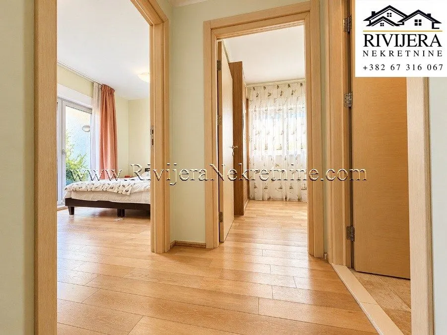 Prodaja, dvosoban stan, 102m², Dobrota, Kotor