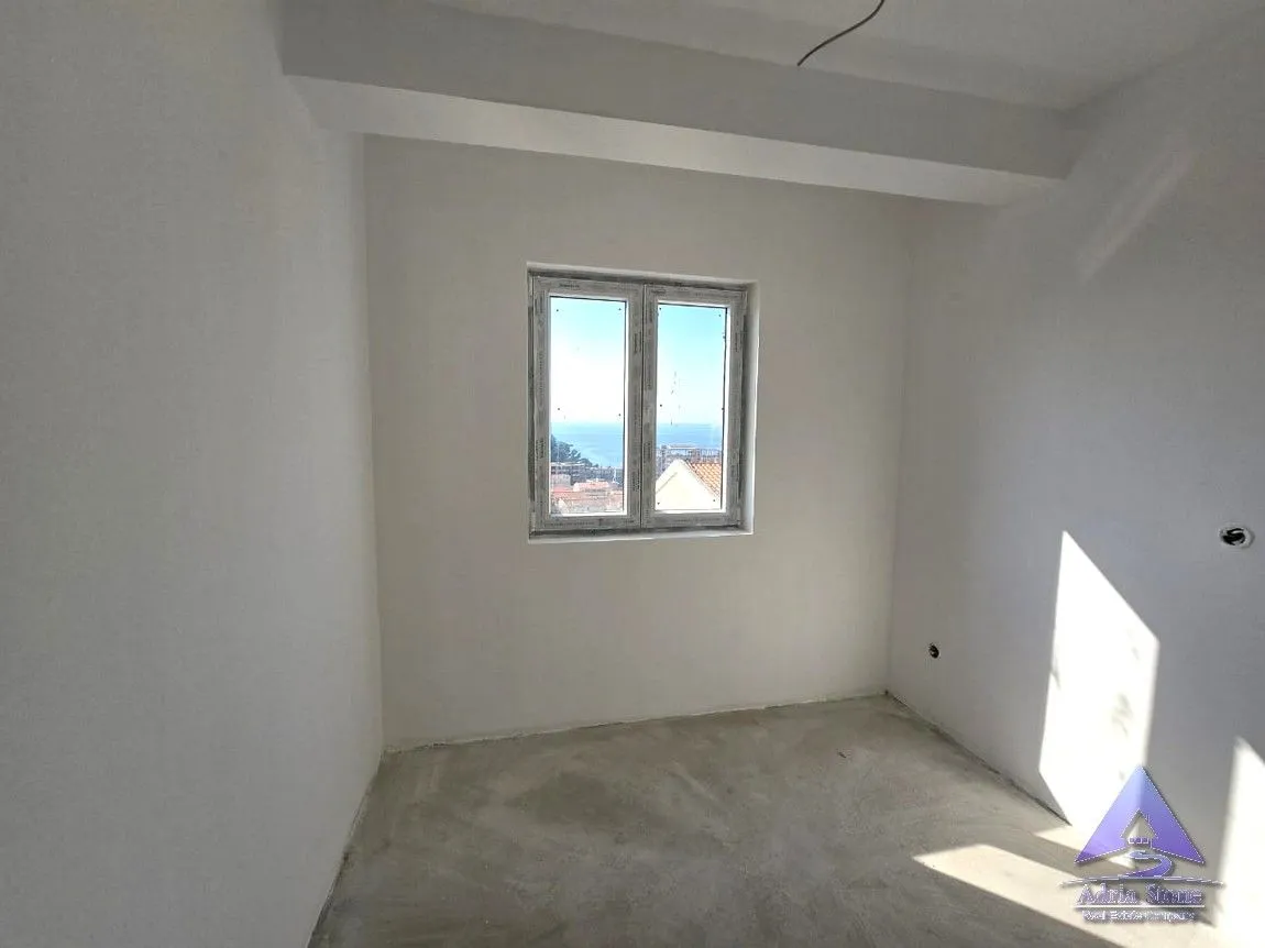 Sale, two bedroom apartment, 55m², Petrovac, Budva