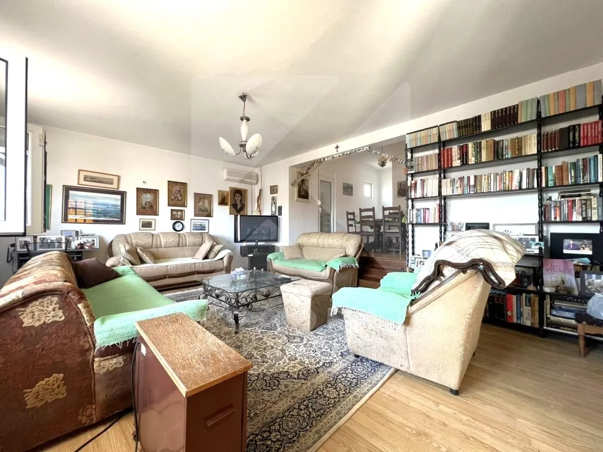 Prodaja, kuća, 159m², Malo Brdo, Podgorica