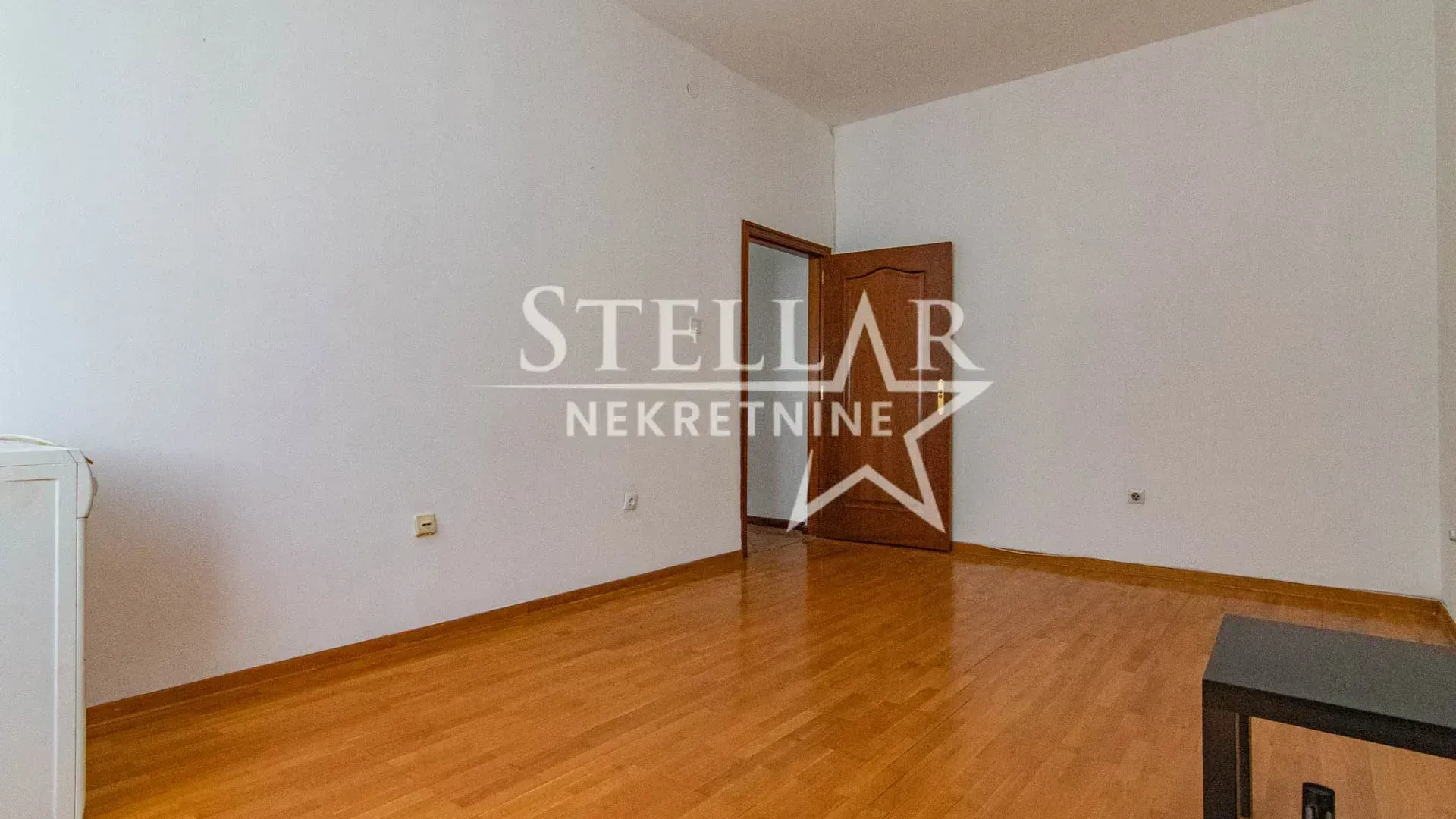 Izdavanje, dvosoban stan, 65m², Centar, Podgorica
