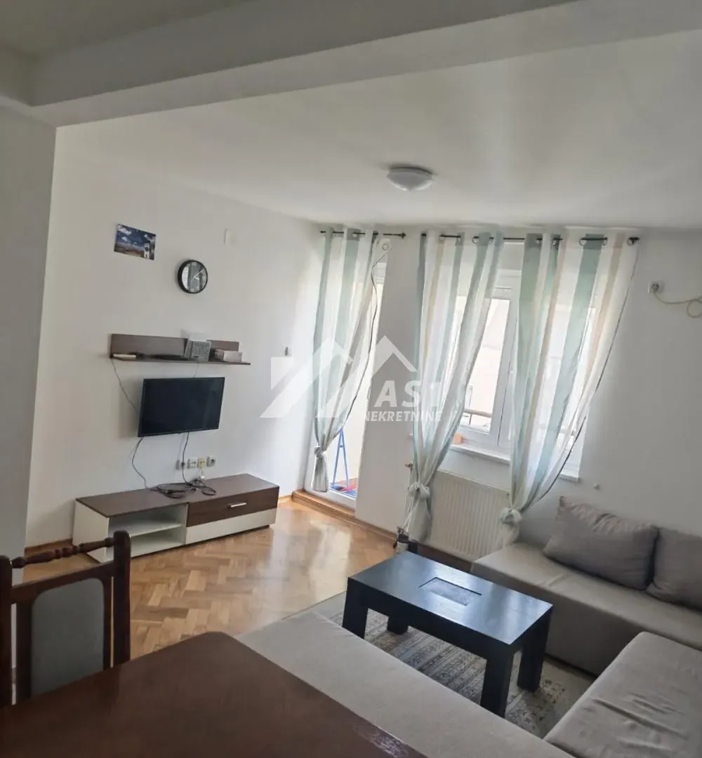 Izdavanje, trosoban stan, 50m², Grbavica, Novi Sad Sve Podlokacije
