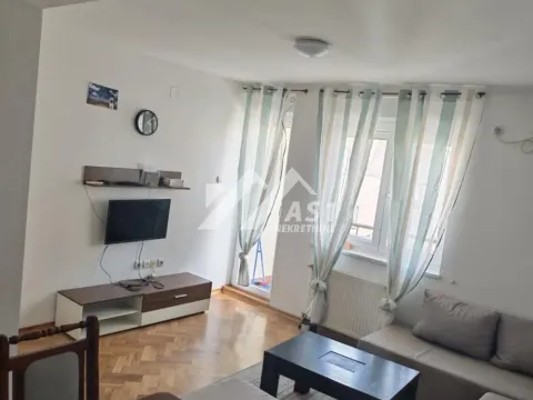 Izdavanje, trosoban stan, 50m², Grbavica, Novi Sad Sve Podlokacije - image 3