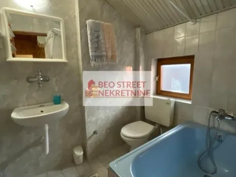 Izdavanje, trosoban stan, 70m², Stari Grad, Beograd - image 14