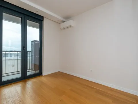 Izdavanje, trosoban stan, 127m², Preko Morače, Podgorica - image 10