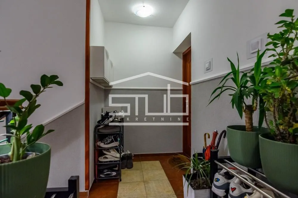 Sale, four bedroom apartment, 105m², Stari Grad, Beograd