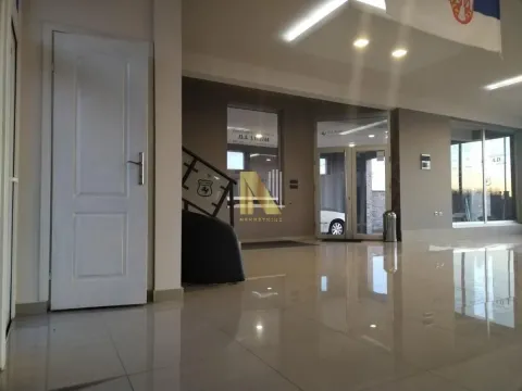 Rent, office space, 400m², Čenej, Novi Sad Sve Podlokacije - image 8