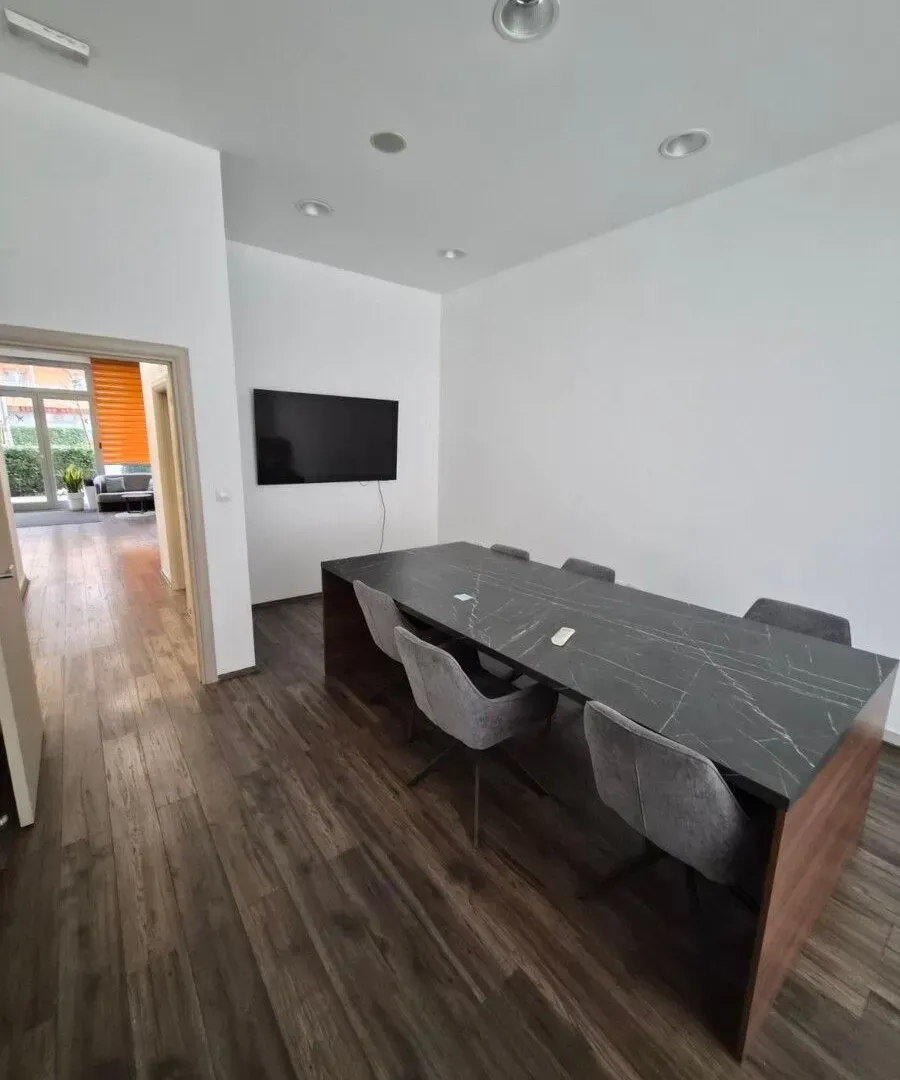Rent, office space, 102m², City Kvart, Podgorica