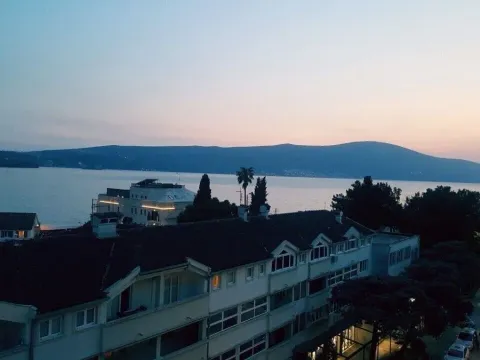 Rent, one bedroom apartment, 49m², Centar, Tivat - image 2