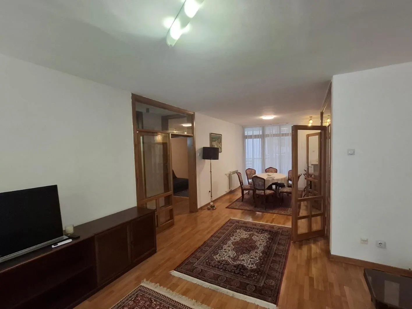 Izdavanje, trosoban stan, 95m², Vračar Sve Podlokacije, Beograd