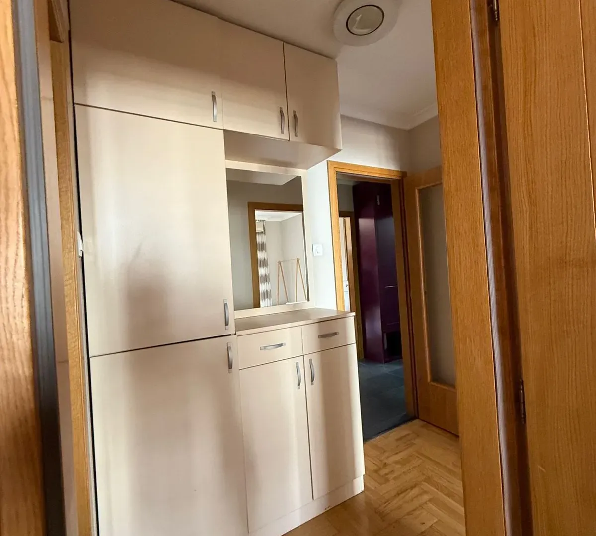 Izdavanje, dvosoban stan, 74m², Blok 9, Podgorica