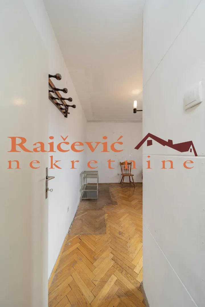 Prodaja, trosoban stan, 81m², Vračar Sve Podlokacije, Beograd