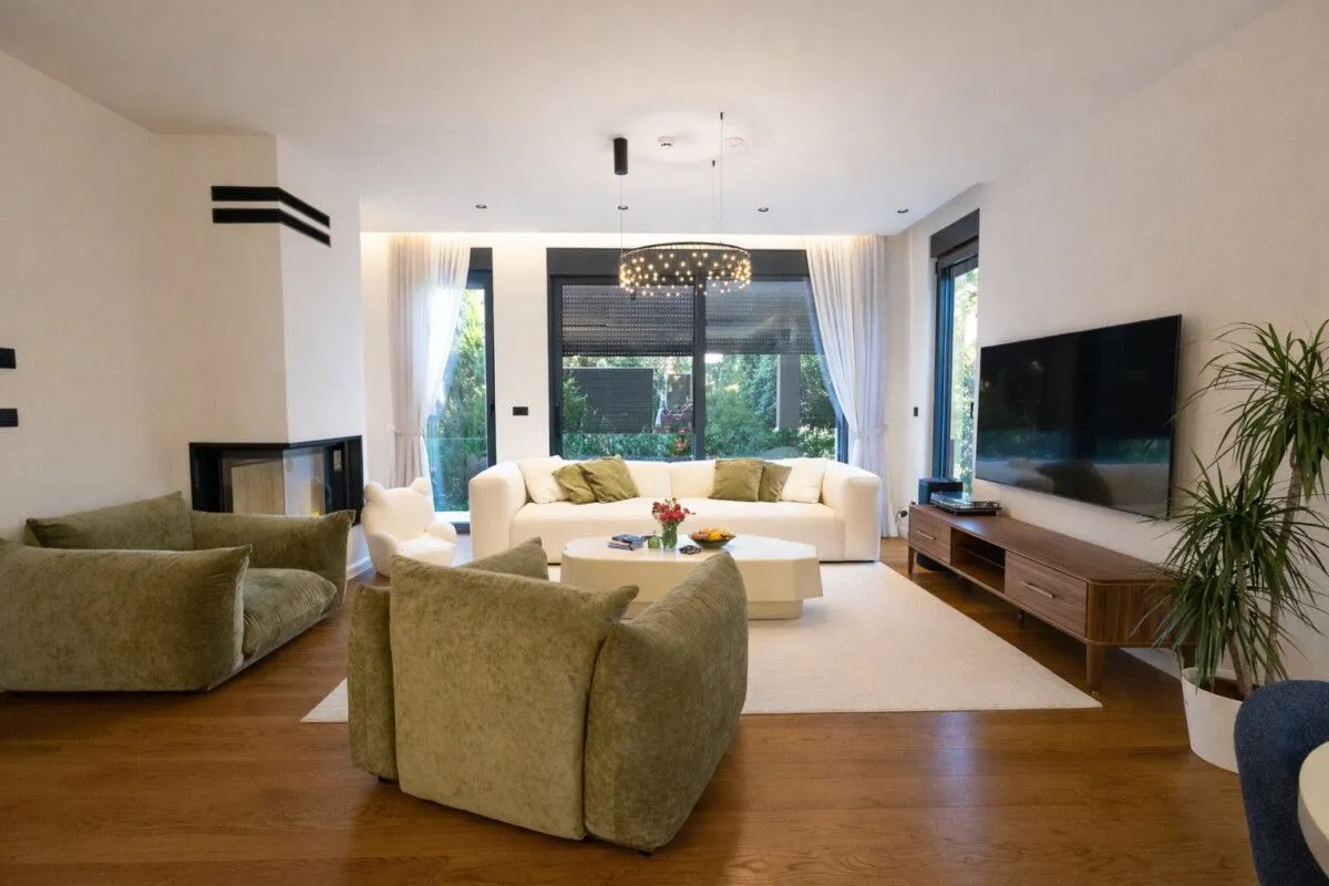 Sale, house, 250m², Gornja Gorica, Podgorica