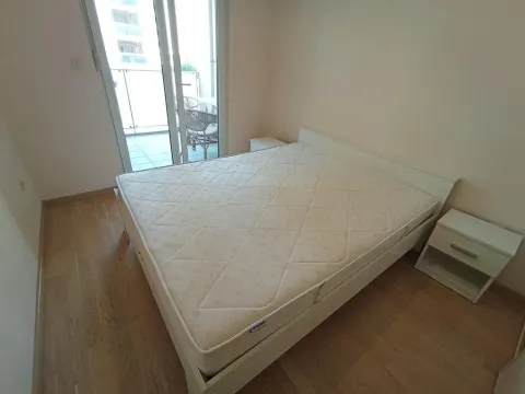 Izdavanje, jednosoban stan, 48m², City Kvart, Podgorica - image 2