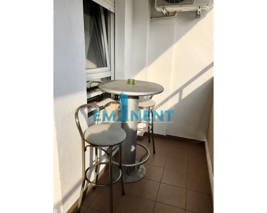 Izdavanje, dvosoban stan, 68m², Novi Beograd Blok 67, Novi Beograd Sve Podlokacije
