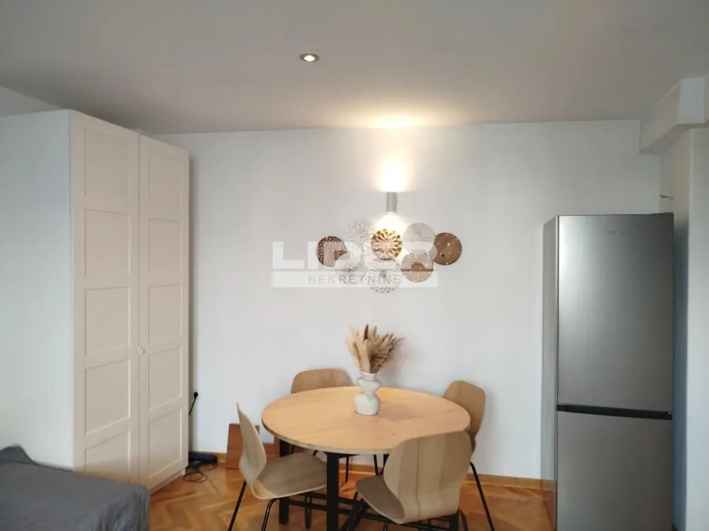 Rent, one bedroom apartment, 40m², Stari Grad, Beograd