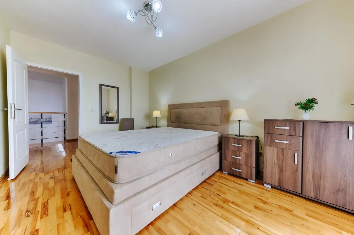 Prodaja, trosoban stan, 139m², Sveti Stefan, Budva