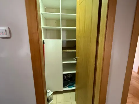 Izdavanje, dvosoban stan, 74m², Blok 9, Podgorica - image 17