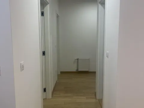 Izdavanje, trosoban stan, 75m², Centar, Novi Sad - image 9