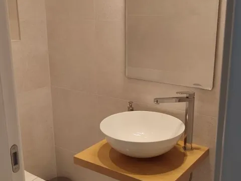 Rent, two bedroom apartment, 69m², Gospoština, Budva - image 12