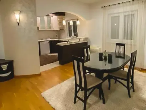 Izdavanje, trosoban stan, 120m², City Kvart, Podgorica - image 12