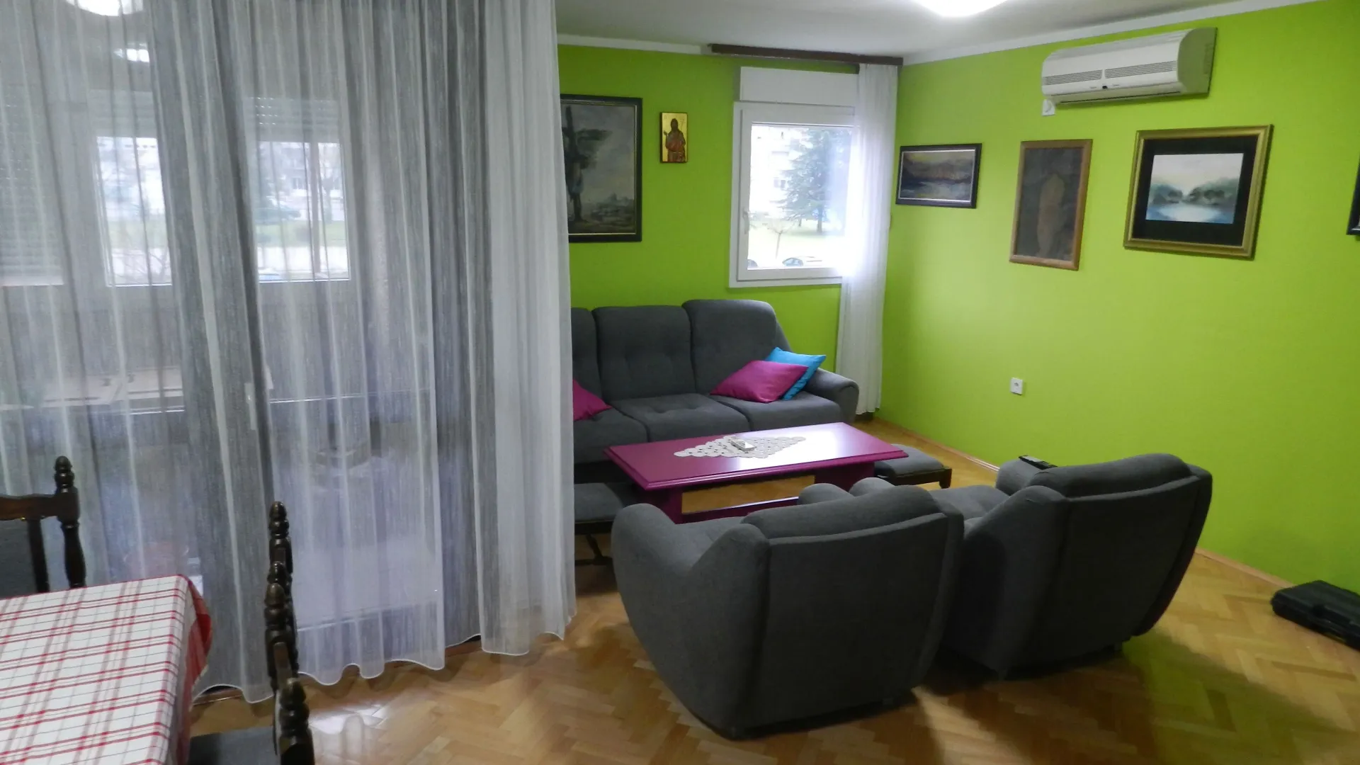 Prodaja, trosoban stan, 90m², Centar, Nikšić