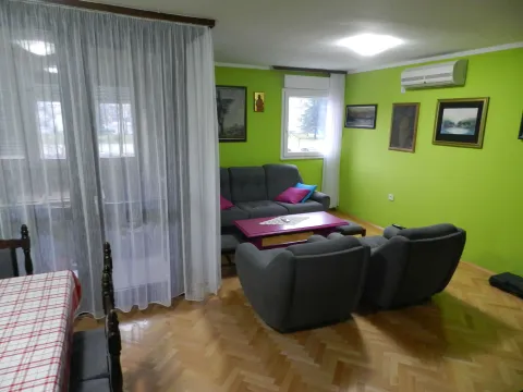 Prodaja, trosoban stan, 90m², Centar, Nikšić - image 3