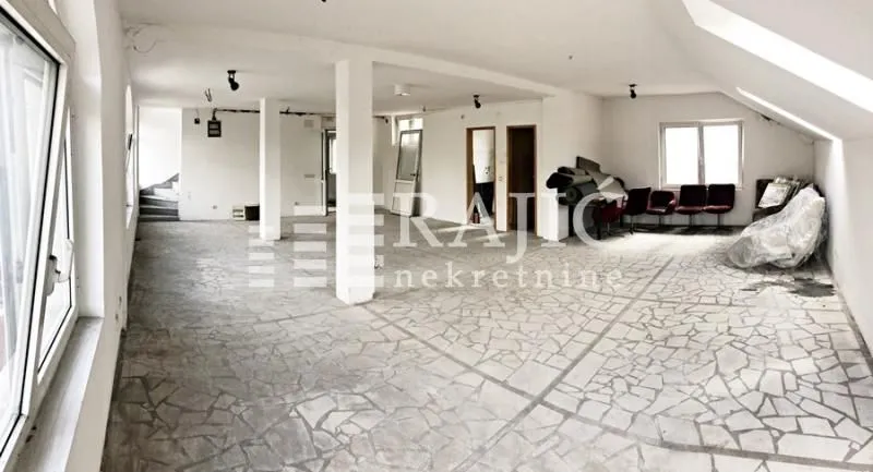 Rent, office space, 180m², Savski Trg, Beograd