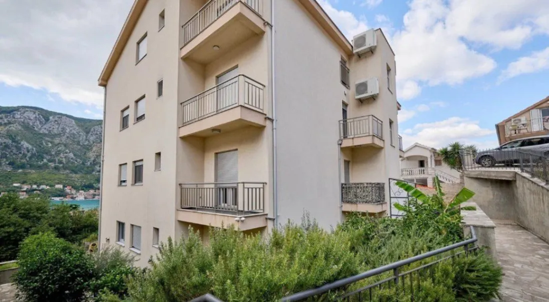 Prodaja, trosoban stan, 108m², Kotor, Crna Gora