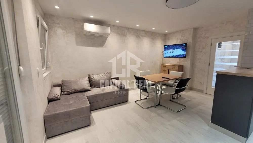 Izdavanje, poslovni prostor, 55m², Bogoslovija, Palilula Sve Podlokacije