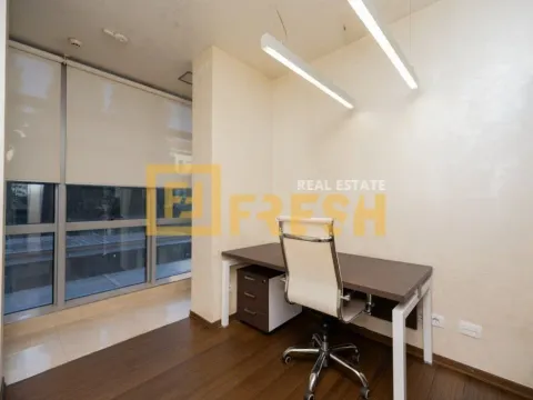 Izdavanje, poslovni prostor, 75m², Centar, Podgorica - image 10