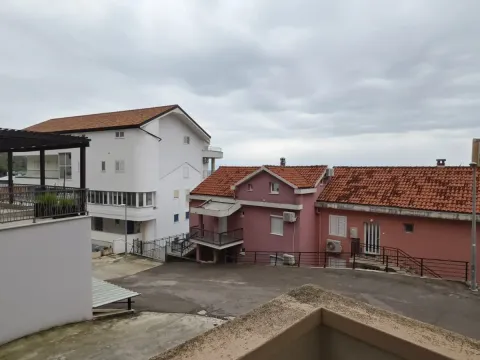 Rent, one bedroom apartment, 41m², Pržno, Budva - image 23